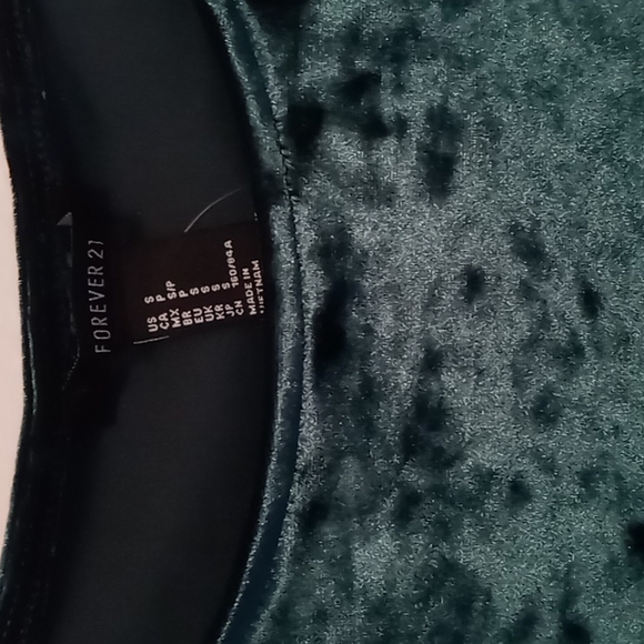 TWO TOP Bundle of Forever 21 velvet top & fuzzy crop top - Picture 5 of 6